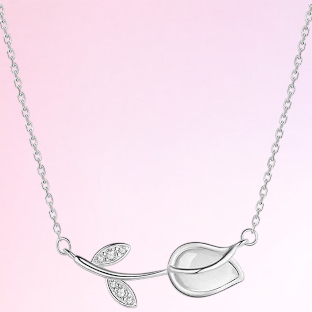 Leafy Whisper Necklace – Silver