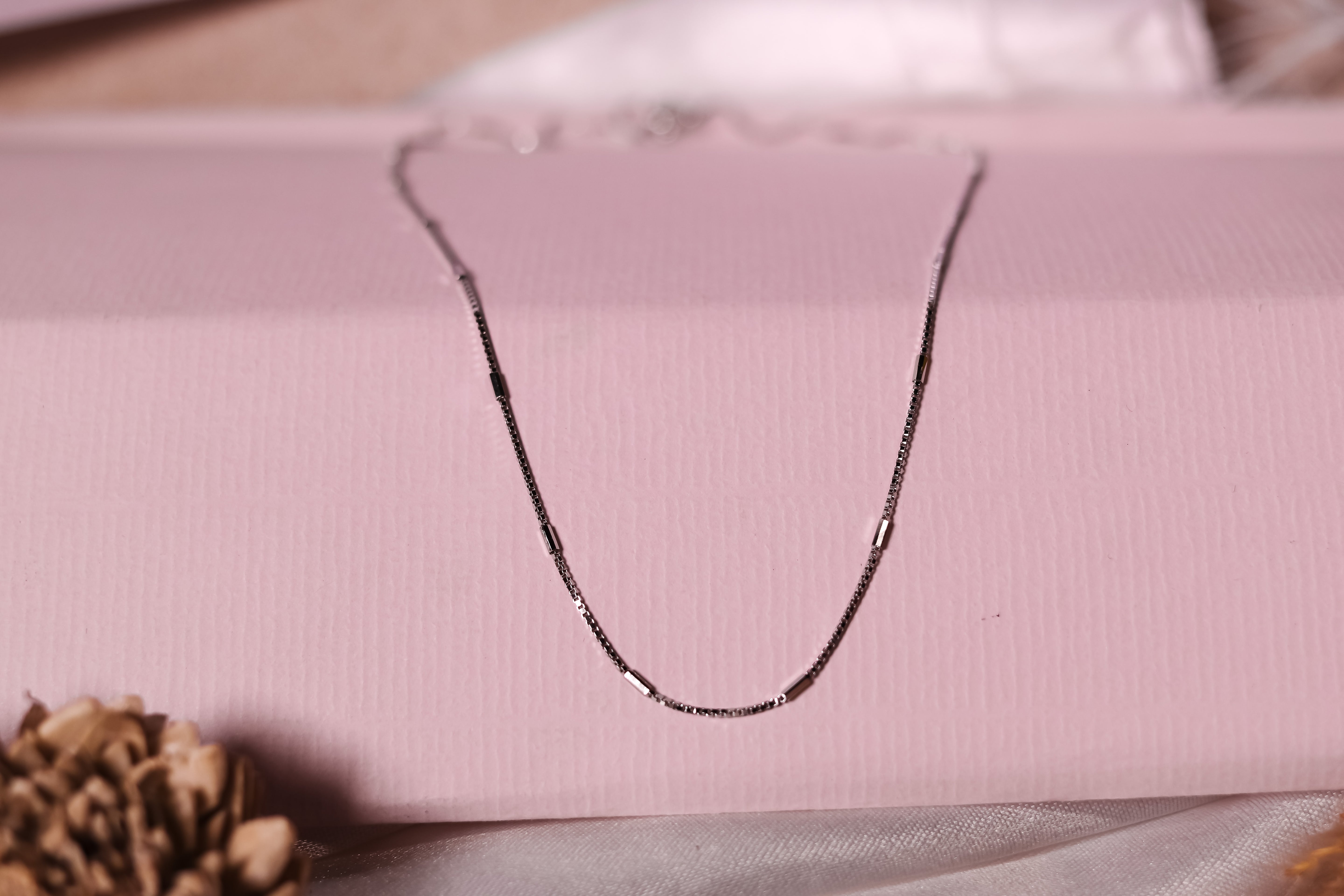 Minimalist silver chain necklace