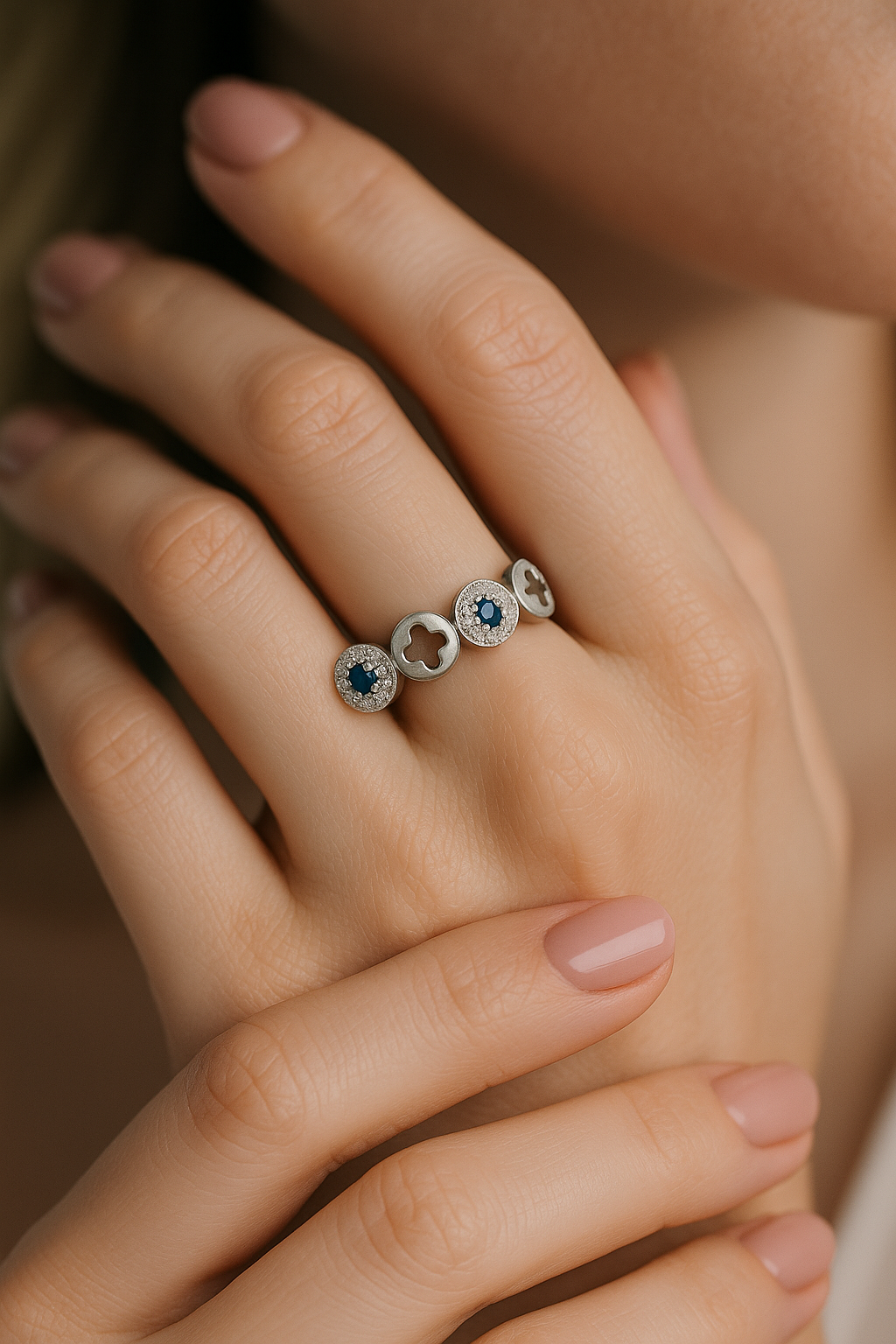 Midnight Clover Band Ring