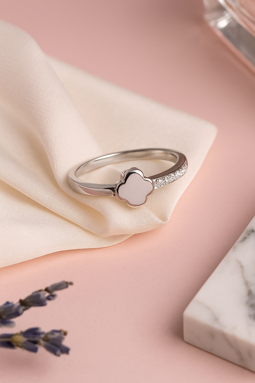 Elegant Clover Enamel & CZ Band Ring – 925 Sterling Silver
