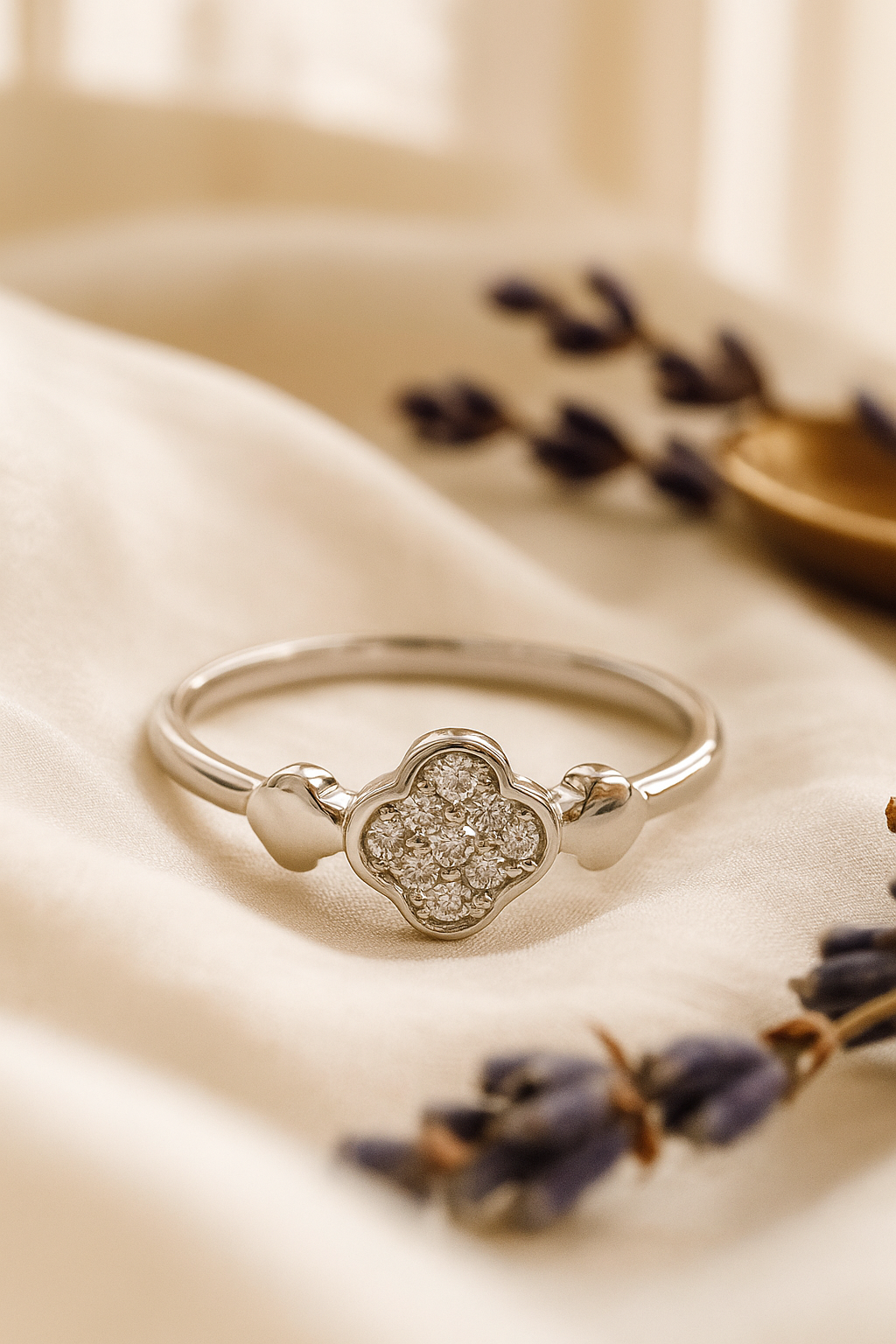 Dewdrop Cluster Clover Ring