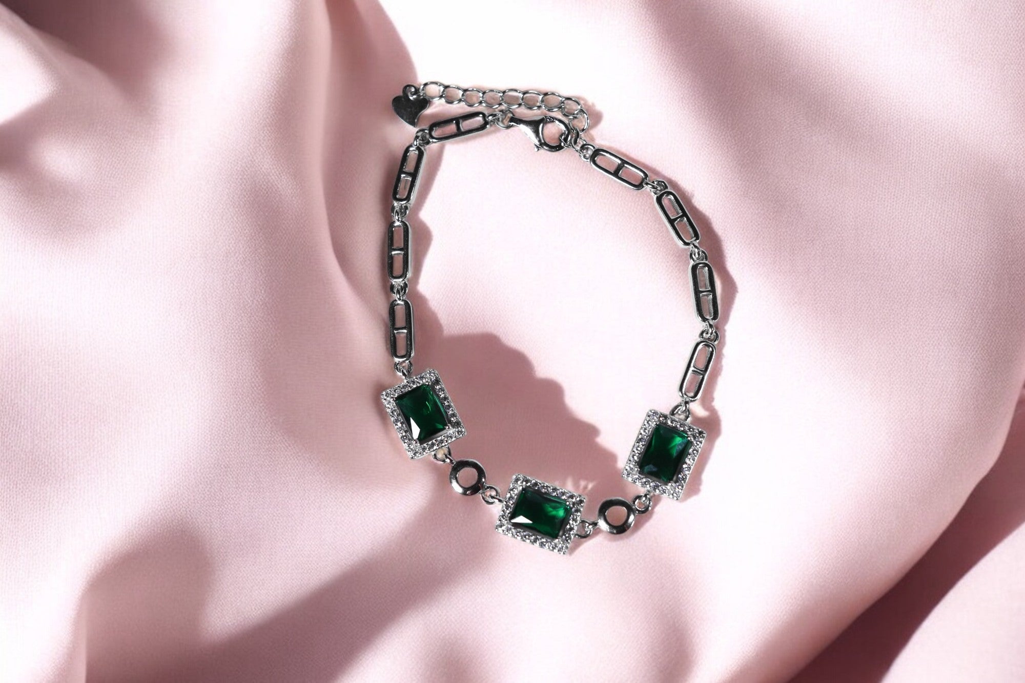 Emerald Radiance Link Bracelet