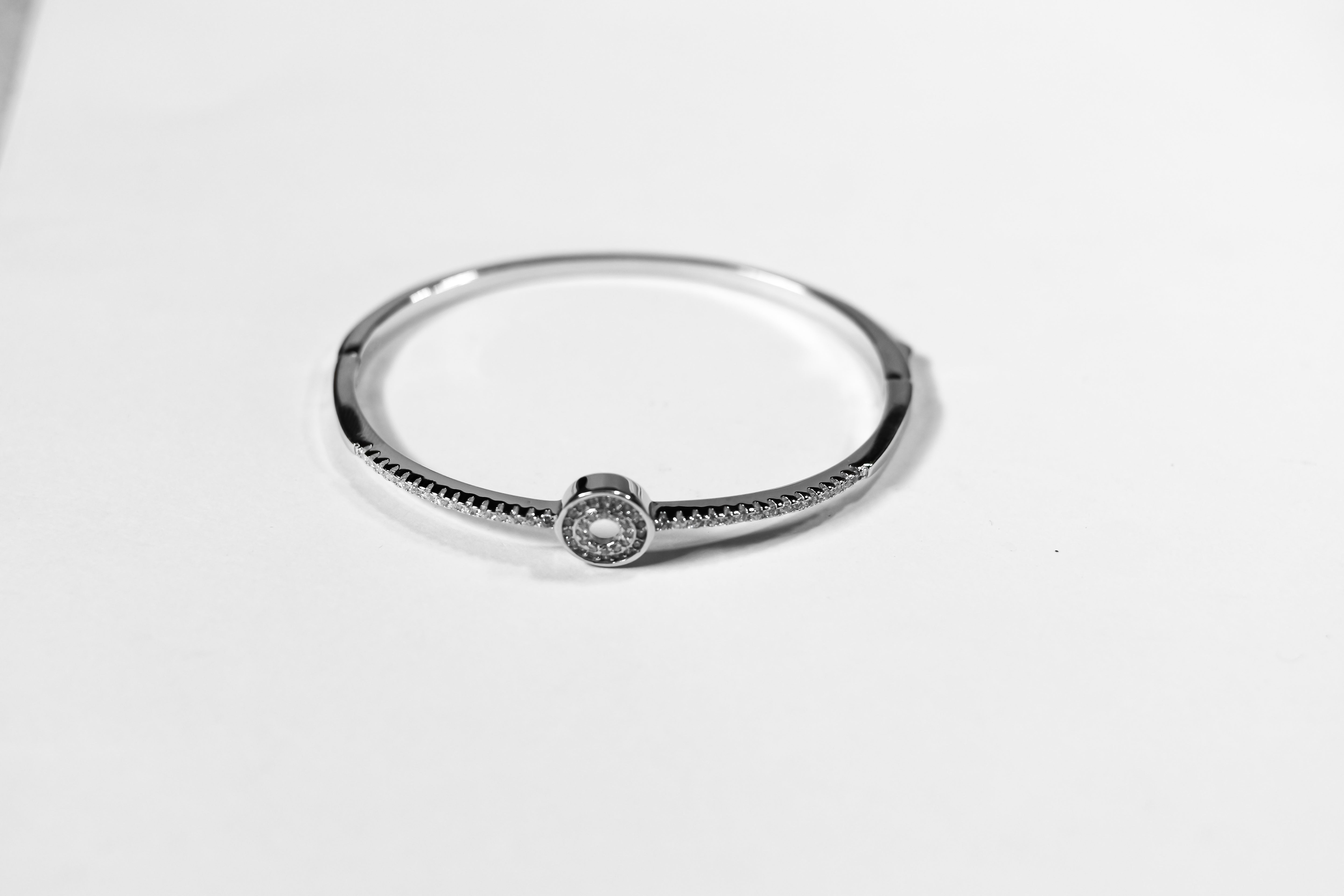 Halo Circle Silver Bangle