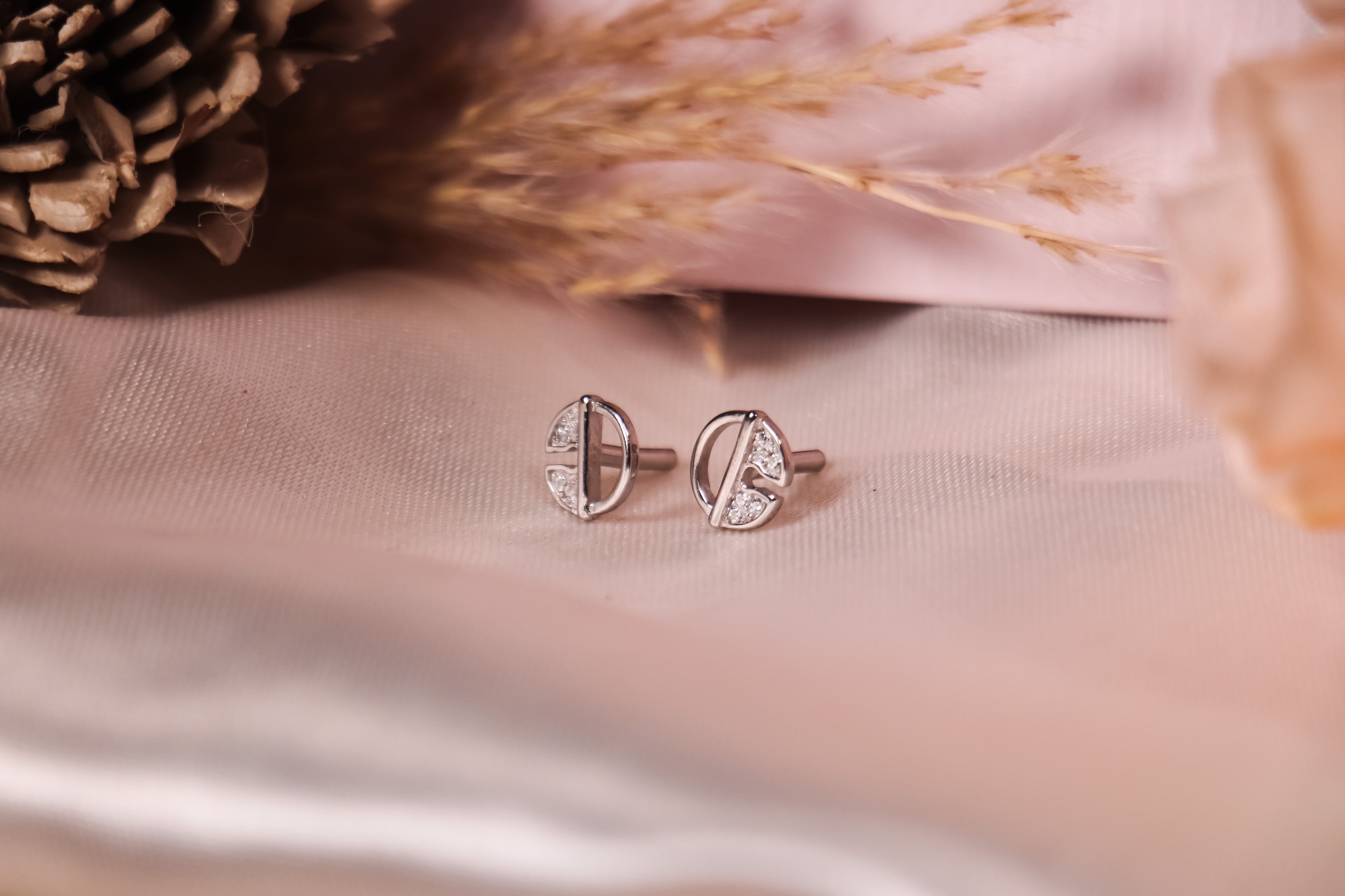 Split Halo Studs